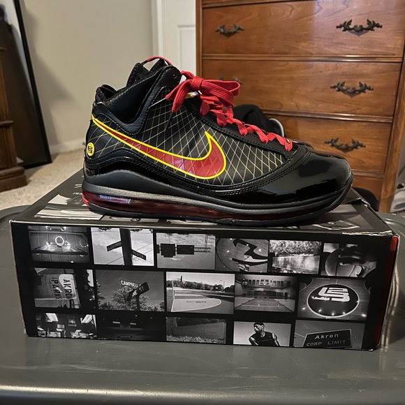 LeBron VII QS “Fairfax Away” - Picture 2 of 7